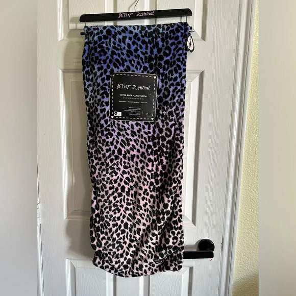 Betsey Johnson Other - Betsey Johnson Purple Ombre Leopard Print Ultra Soft Plus Throw 50 IN X 70 IN